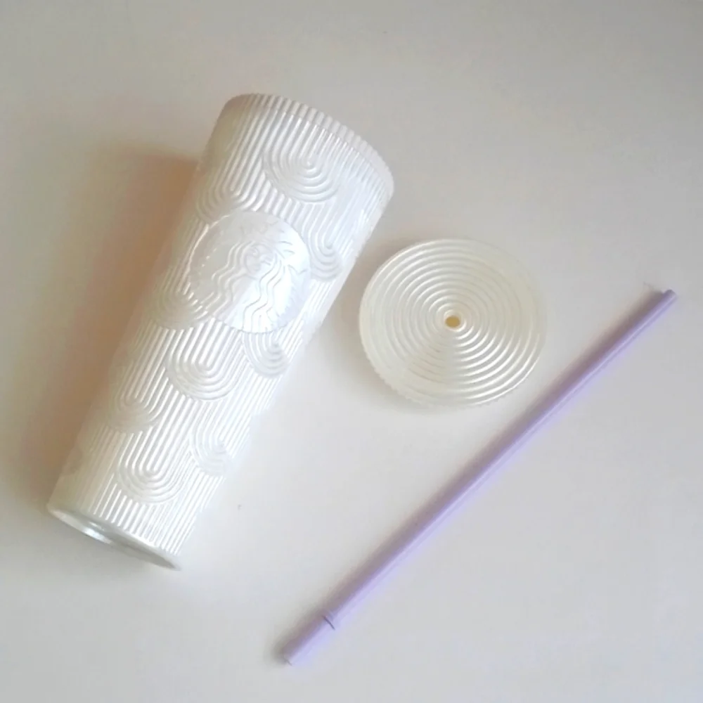 Beautiful Starbucks Pearl White Mermaid Scale Cold Cup 24 oz. Tumbler with Straw